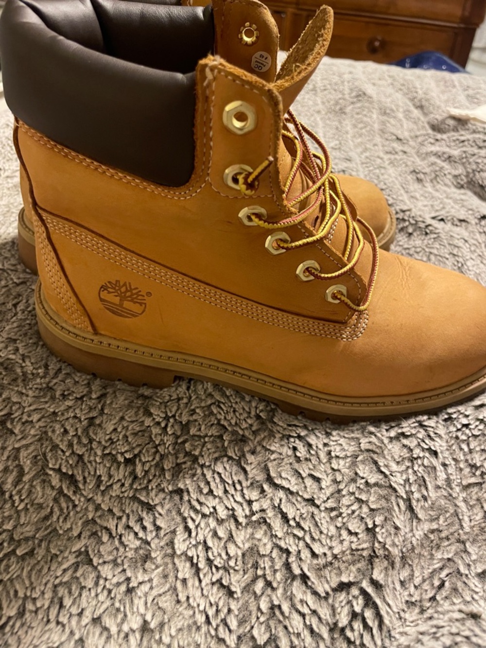 Timberland Wheat/Tan Classic Lace-Up Work Boots - Picture 5 of 8